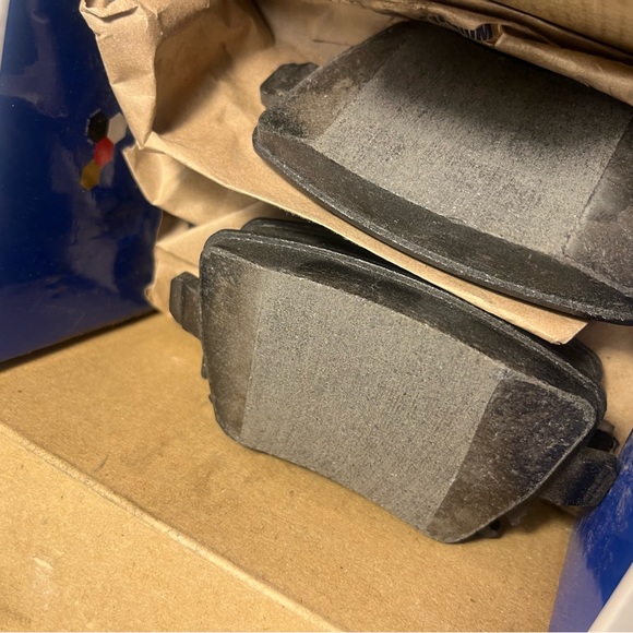 Carquest Premium Gold-Ceramic brake pads (4 set) - Picture 6 of 6